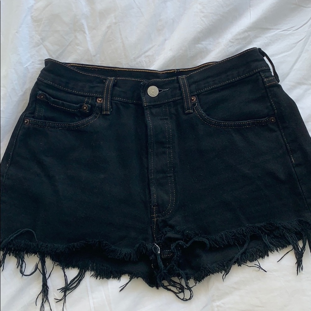 Black Levi’s Cutoff Shorts Size 26/27